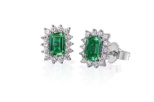 Orecchini ottagonali con smeraldi di sintesi e contorno di diamanti una griffe
